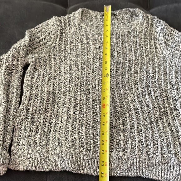 Super cute Ann Taylor open weave black and cream sweater. Super soft long sleeve - Picture 7 of 10
